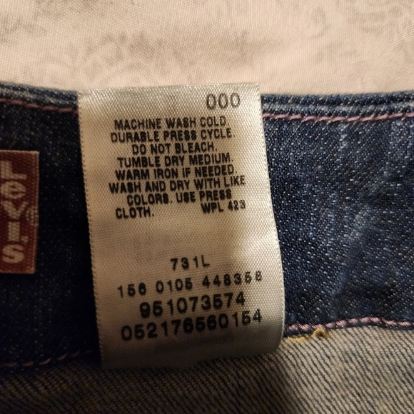 Levi’s Deconstructed Dark Wash Blue Denim Mini Skirt Raw Hem Women's Size 8 EUC - Picture 12 of 16